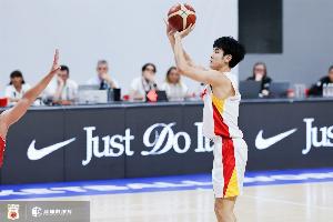 状态全无！张博源仅出战9分钟3中0拿2分 出现2失误4犯规