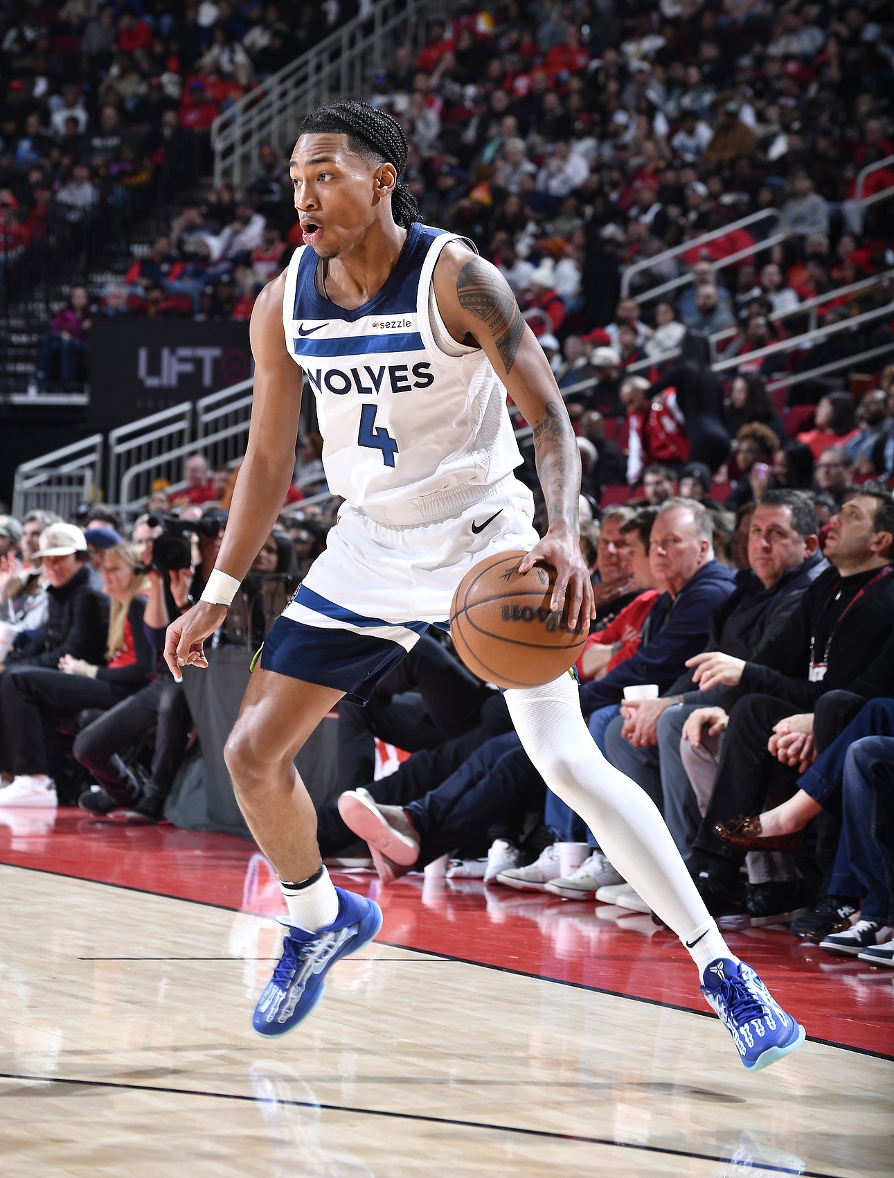 开云体育官网-森林狼夏联主帅：迪林厄姆和康利学到很多 希望他防守打出高水准