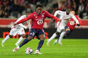 板上钉钉？德天空：戴维将与尤文签下长约，本周五体检