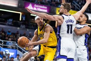 遭步行者16分大逆转国王7场输掉6场 只领先第11的太阳1个胜场